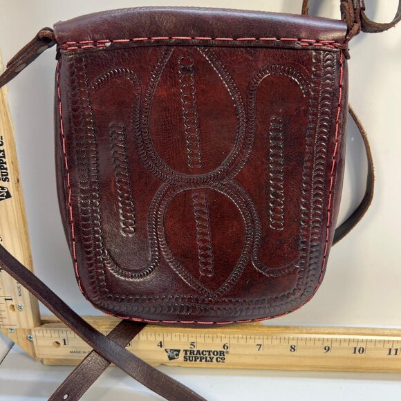 Women's Vintage Brown Tooled Leather Crossbody Purse Western Croc Style Bag - Picture 6 of 6